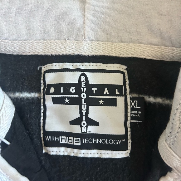 Digital Revolution zip up with headphone strings - Picture 2 of 4